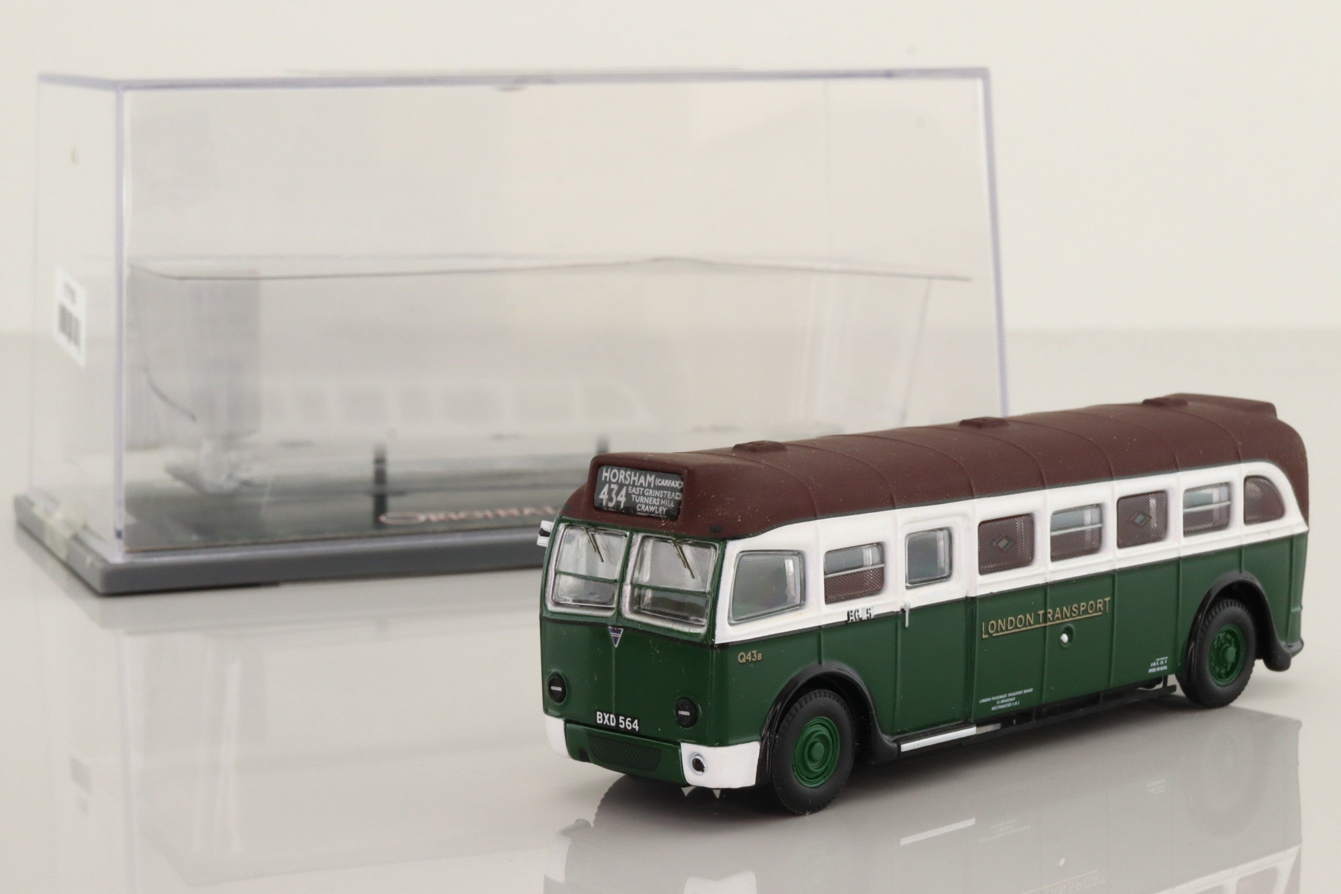 Corgi OOC OM41002; AEC Q Single Deck Bus; London Transport; 434 Horsham, Carfax, East Grinstead, Turners Hill, Crawley; Wartime